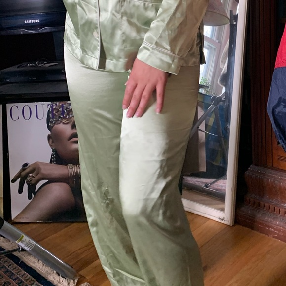 Vera Wang Satin Pajama Set - Picture 2 of 7